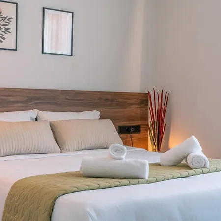 Brand New Suites In City Center-3