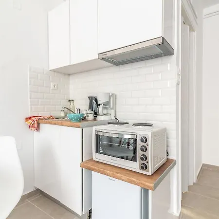 Brand New Studio Near Downtown-2