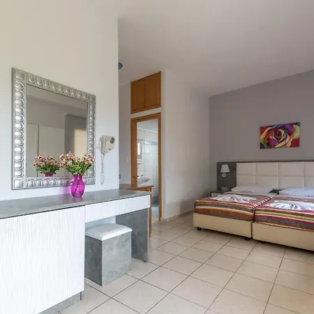 Maria Hotel Sisi-2