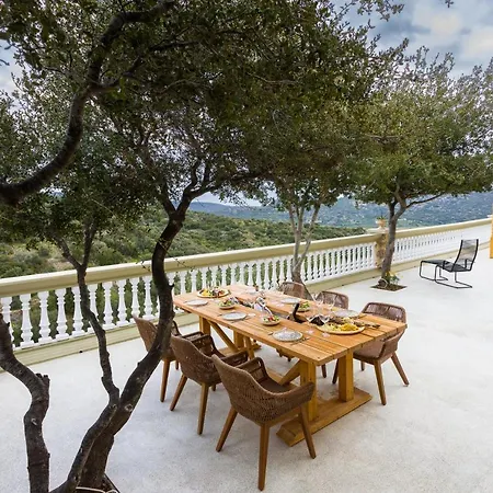 Oak Tree Estate-2