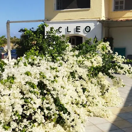 Cleo Room With Yard In Malia 250M From The Beach-3