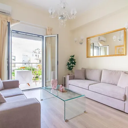 Boutique Apartment with ParkView-2