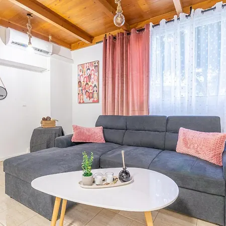 New Loft In The Heart Of City Center-3