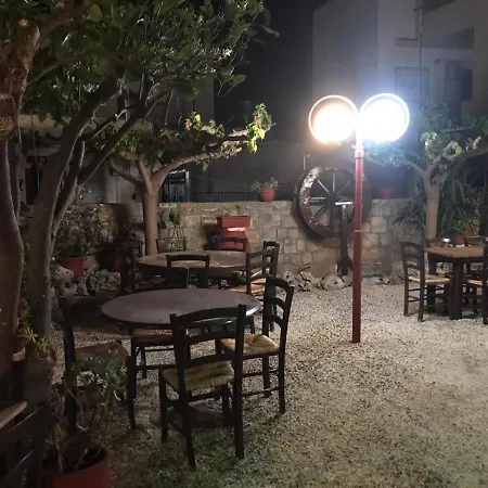 Helios Stays - Sisi Private Apartments-3