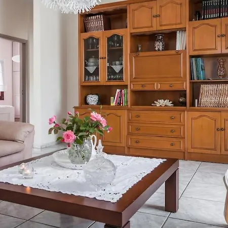 Anna'S Beautiful Apartment-2