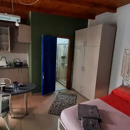 Mzee Aleko Studio-3