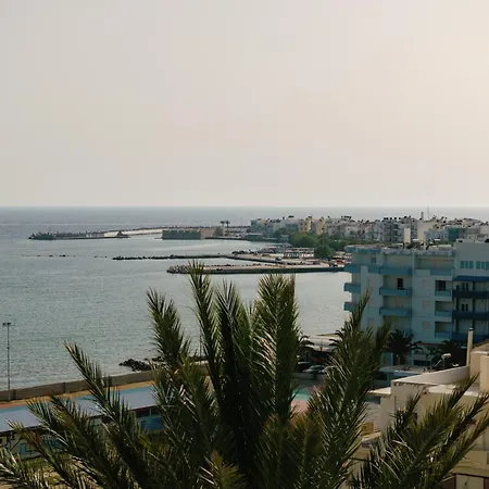 Homy Seaside Studio Quiet Stay Near Center-2