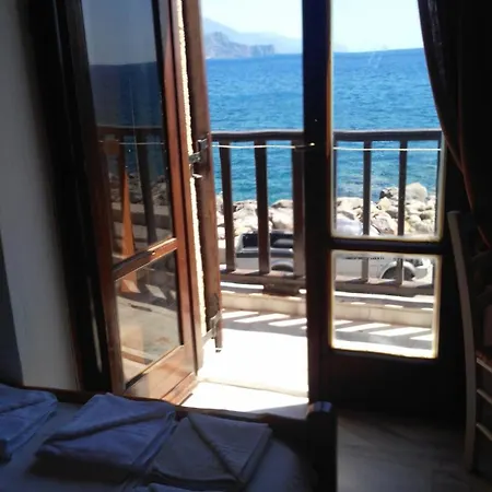 Spamandos Rooms-3