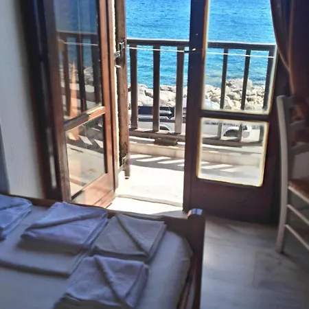 Spamandos Rooms-2