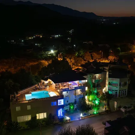 Labyrinth Hotel-2