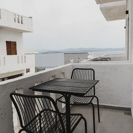 Chris&C Apartments-2