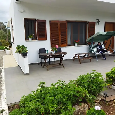 Anna'S Garden House-3