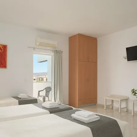 Reina Apartments-3