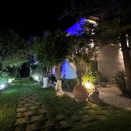 Irida Studios Hotel & Pool-2