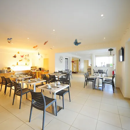 Maravel Star Art Hotel-3