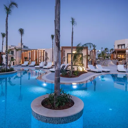 Noble Hotel & Suites - Adults Only-2