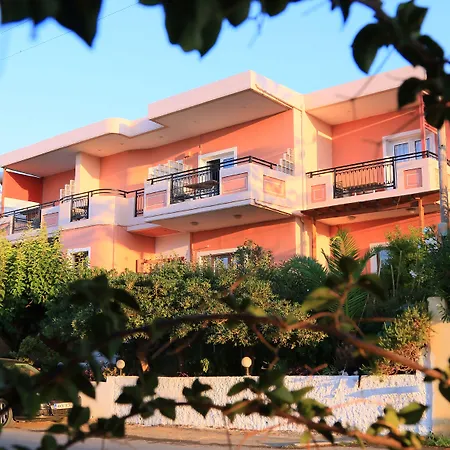Melina'S House-3