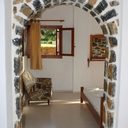 Albatros Studios & Apartments-2