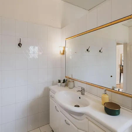 Mid-Century Modern Villa Vintage Charm-3