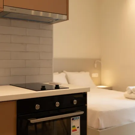 Lilo Urban Stays - Live With Love-3