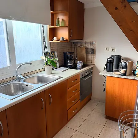Mary'S Place Stalis-3