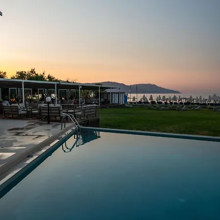 Happy Days Beach Hotel-2