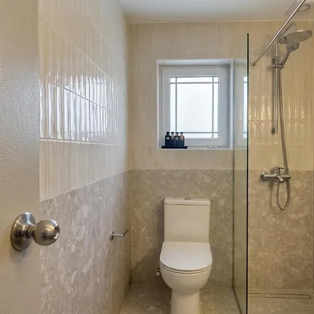 Harbour Studios And Apartments-2