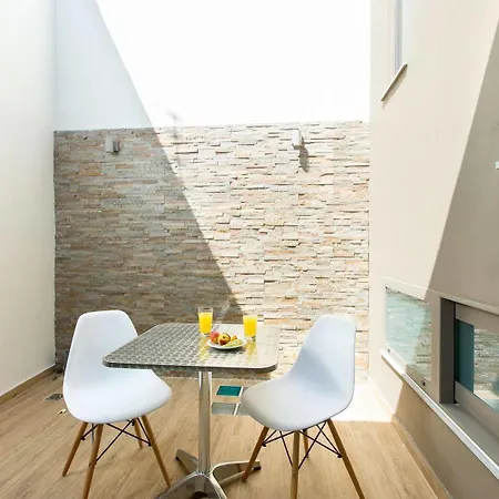 Golden Coast Seaside Apartments-3