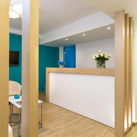Golden Coast Seaside Apartments-2
