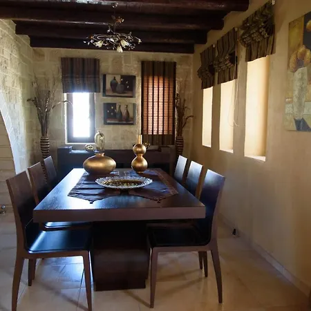 Traditional Stonehouse Vicky-3