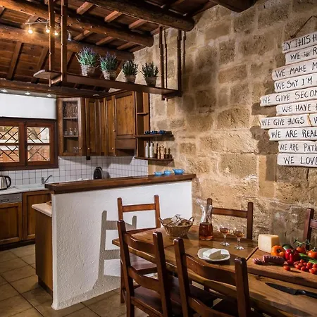 Koutouloufari House "By Checkin"-3