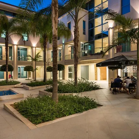 Trianon Luxury Apartments & Suites-3