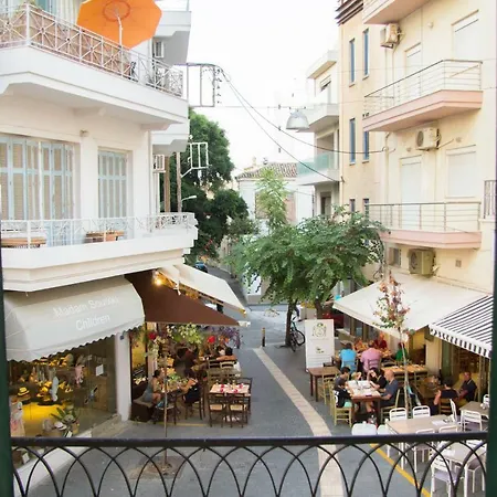 Artistic Getaway Home - Super Central-2