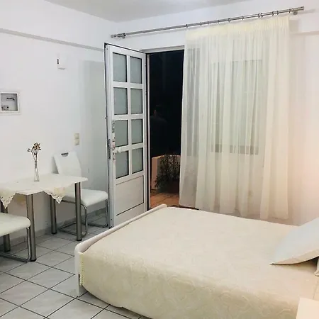 Central Studio 1-2
