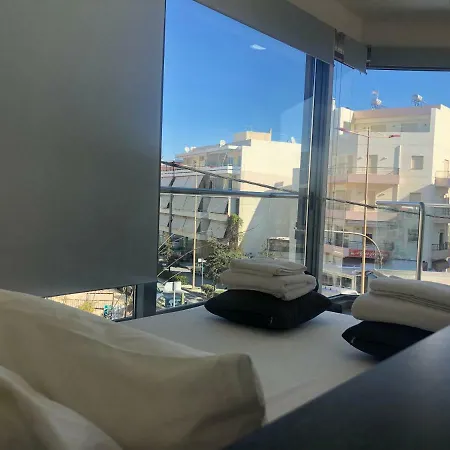 360° Window-View Suite-3