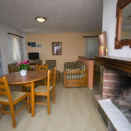 Gialos Studios & Apartments-3