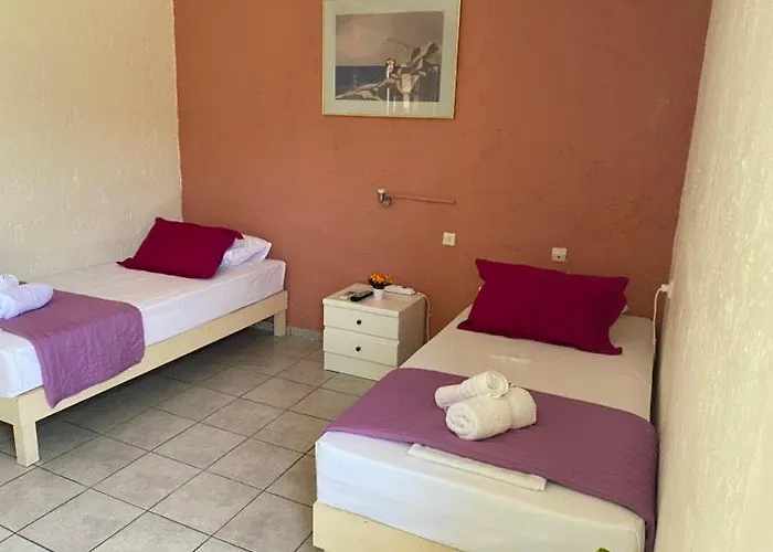 Cleo Room With Yard In Malia 250M From The Beach