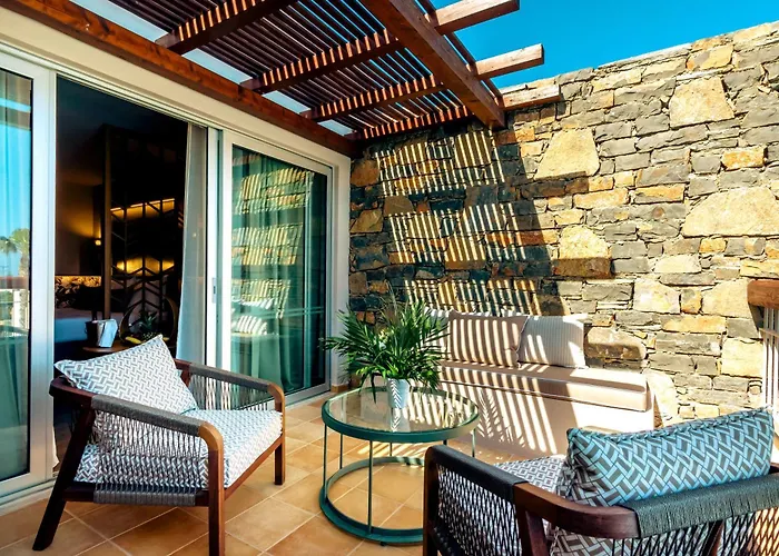 Hotel con piscina a Agios Nikolaos