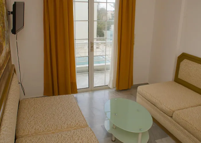 Castello Bianco Aparthotel Platanias