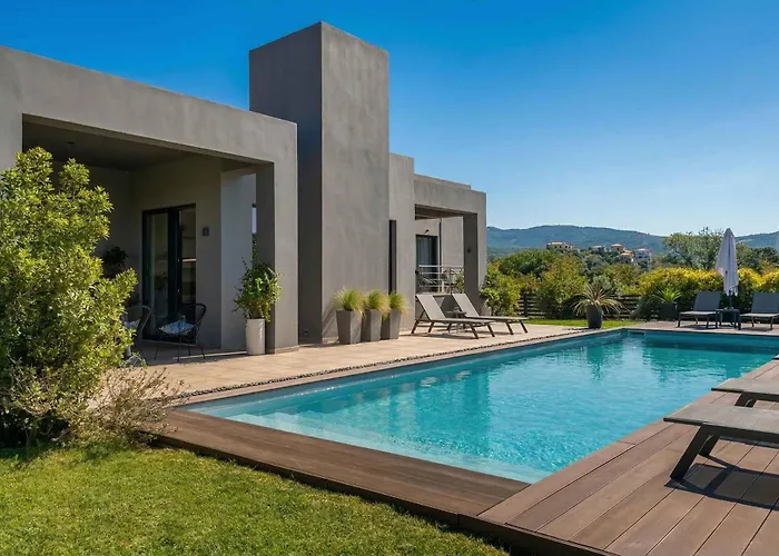 Villa Vega I Heated pool, next to nature! La Canea