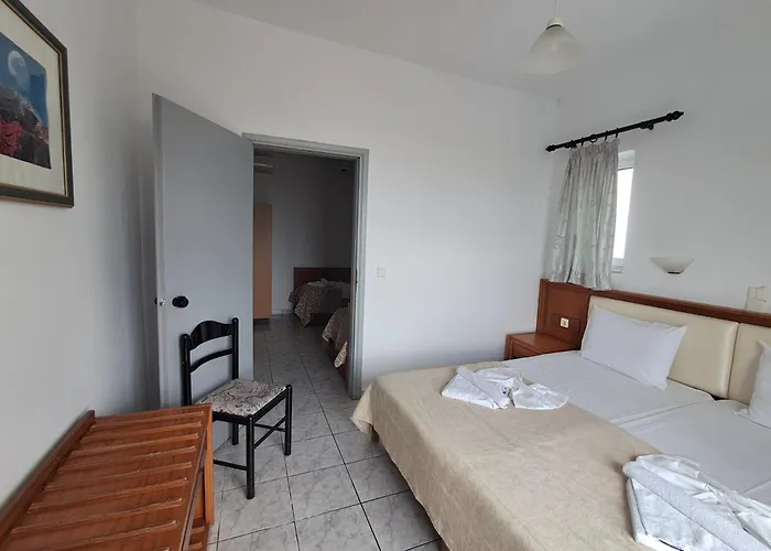 Hotels in Tavronitis
