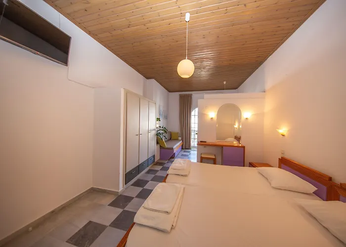 Manias Hotel Apartments Agia Marina