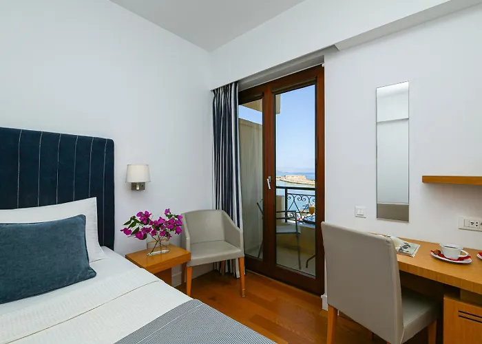 Hotel mit Tennisplatz in Chania (Crete)